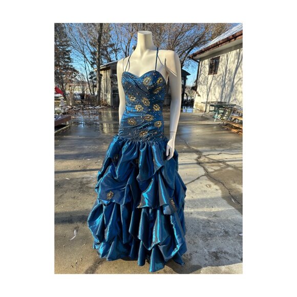 Bella Formals Satin Iridescent Blue Grad Dress Prom Fit & Flare Embellished Gold - Picture 4 of 16